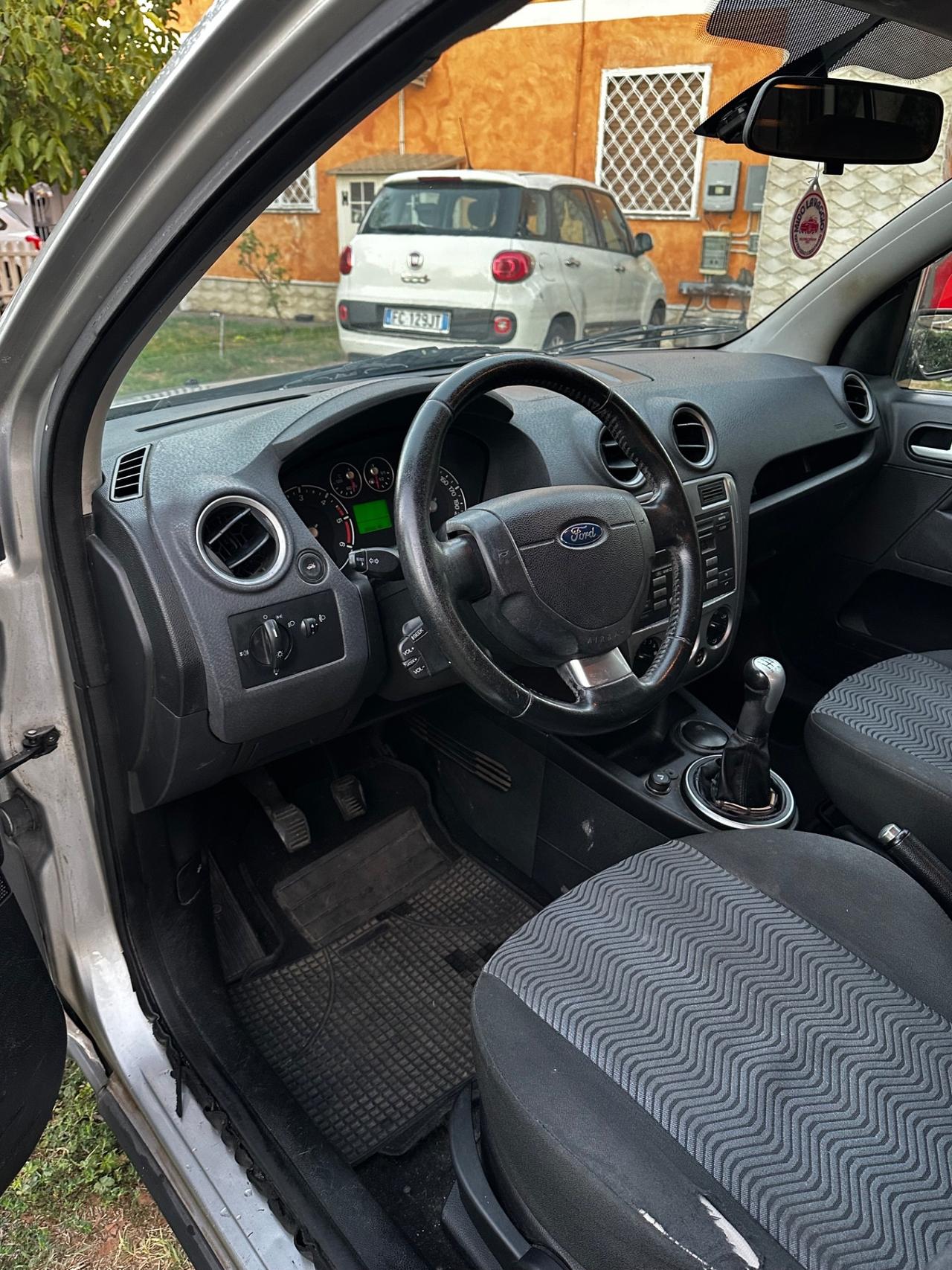 Ford Fusion 1.6 TDCi 5p. Collection