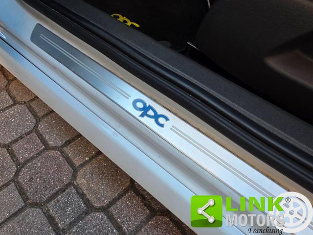 OPEL Corsa 1.6i 16V OPC 192 CV
