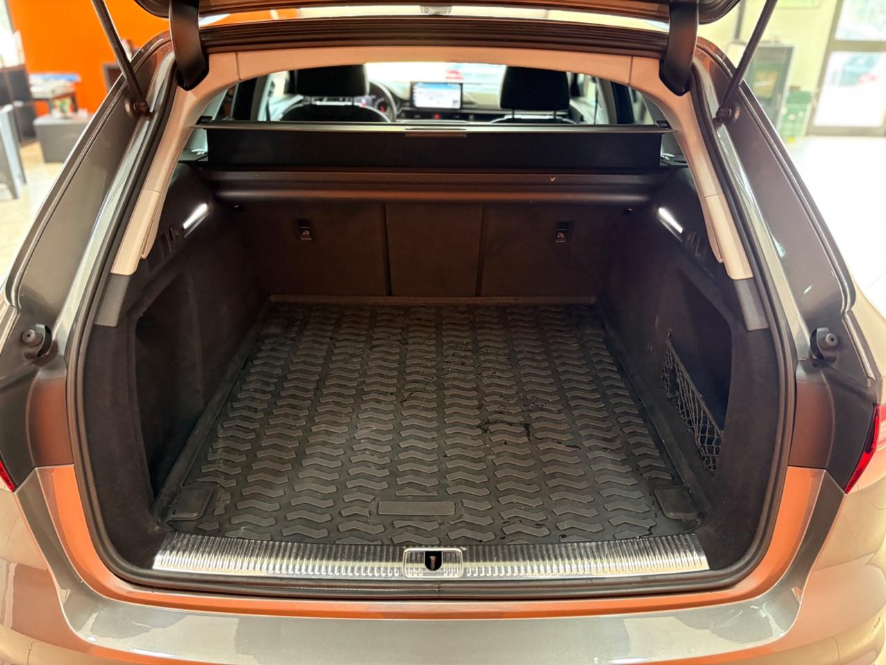 Audi A4 Avant 30 TDI/136 CV S tronic Business