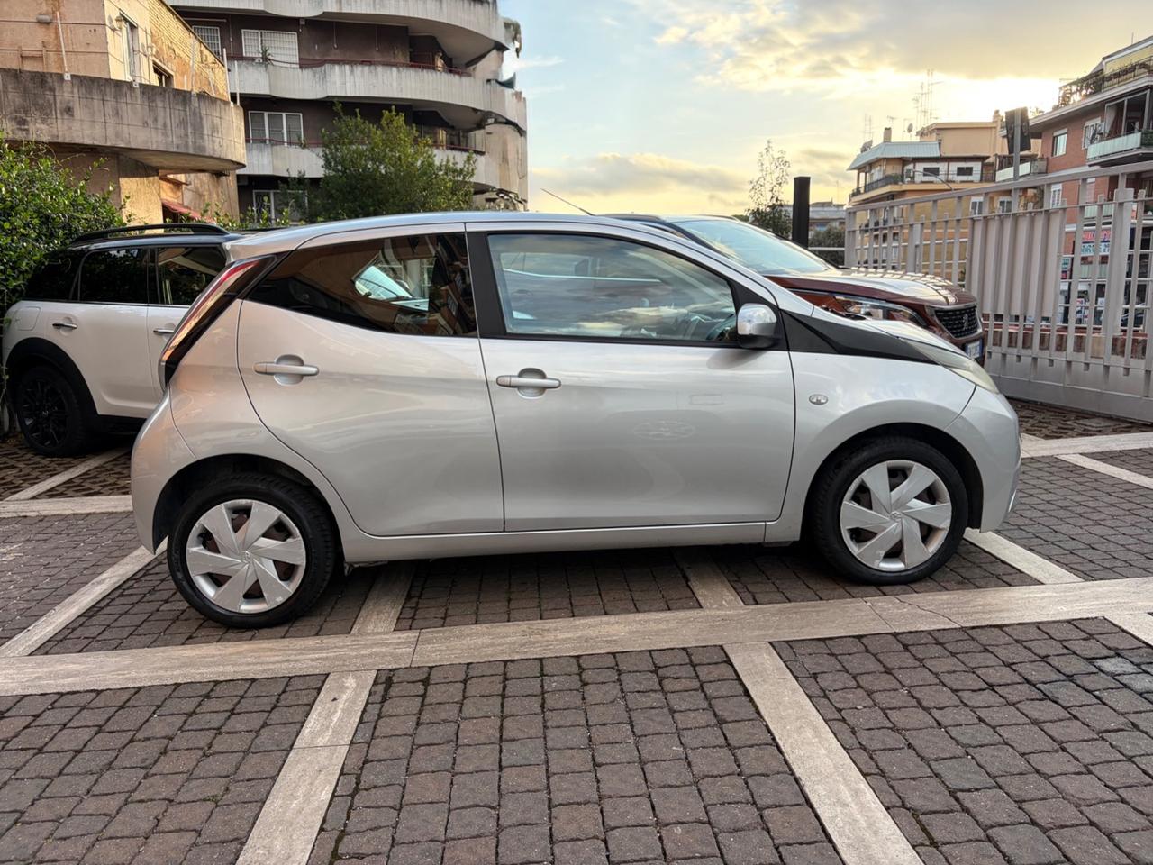 Toyota Aygo 1.0 VVT-i x-play 5p. - OTTIME CONDIZIONI !!