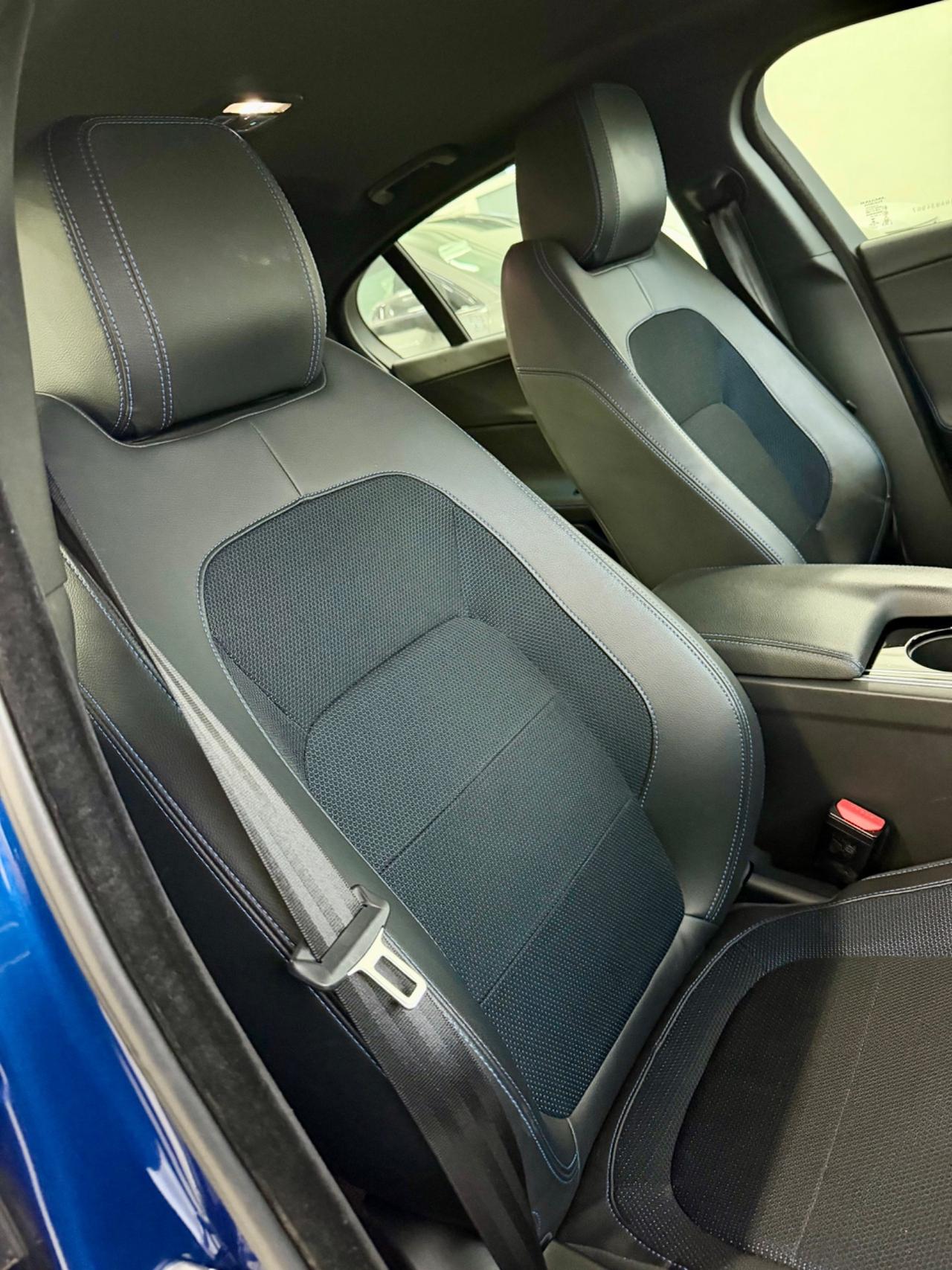 Jaguar XE 2.0 180CV R-Sport FINANZIABILE