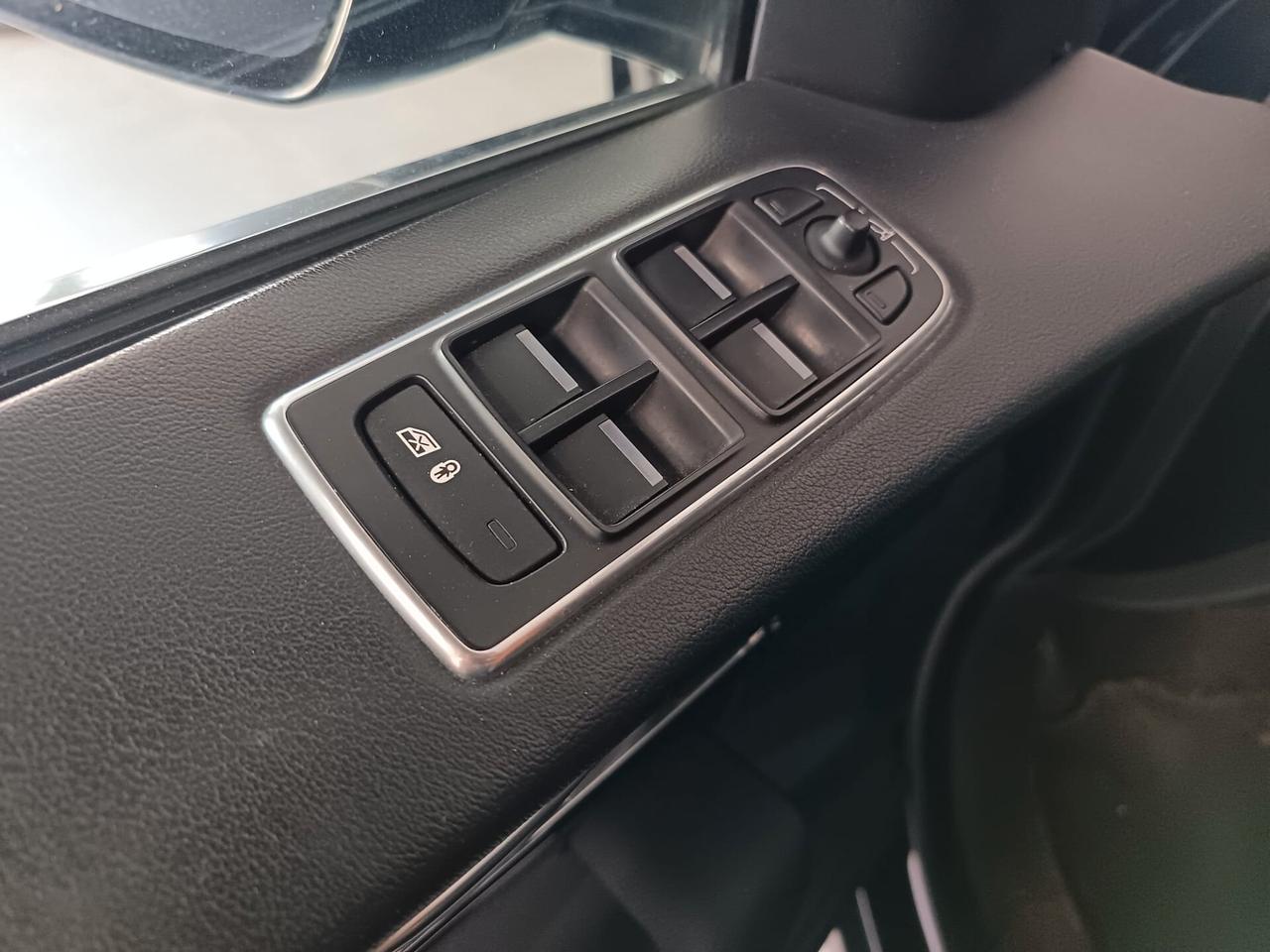 Jaguar F-Pace 2.0 D 180 CV Portfolio