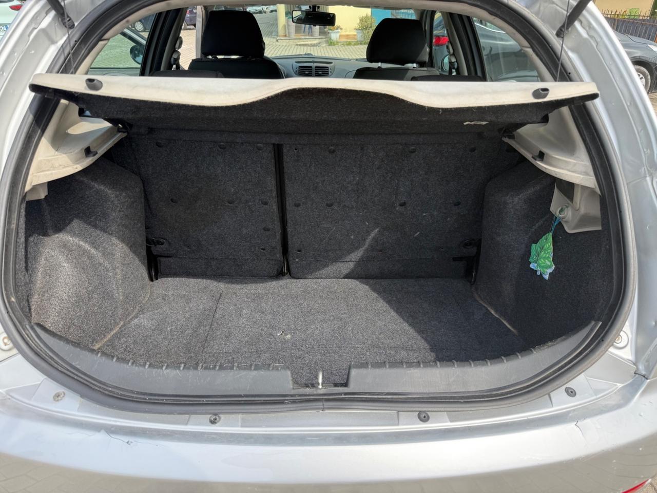 Alfa Romeo 147 1.9 JTD (120)