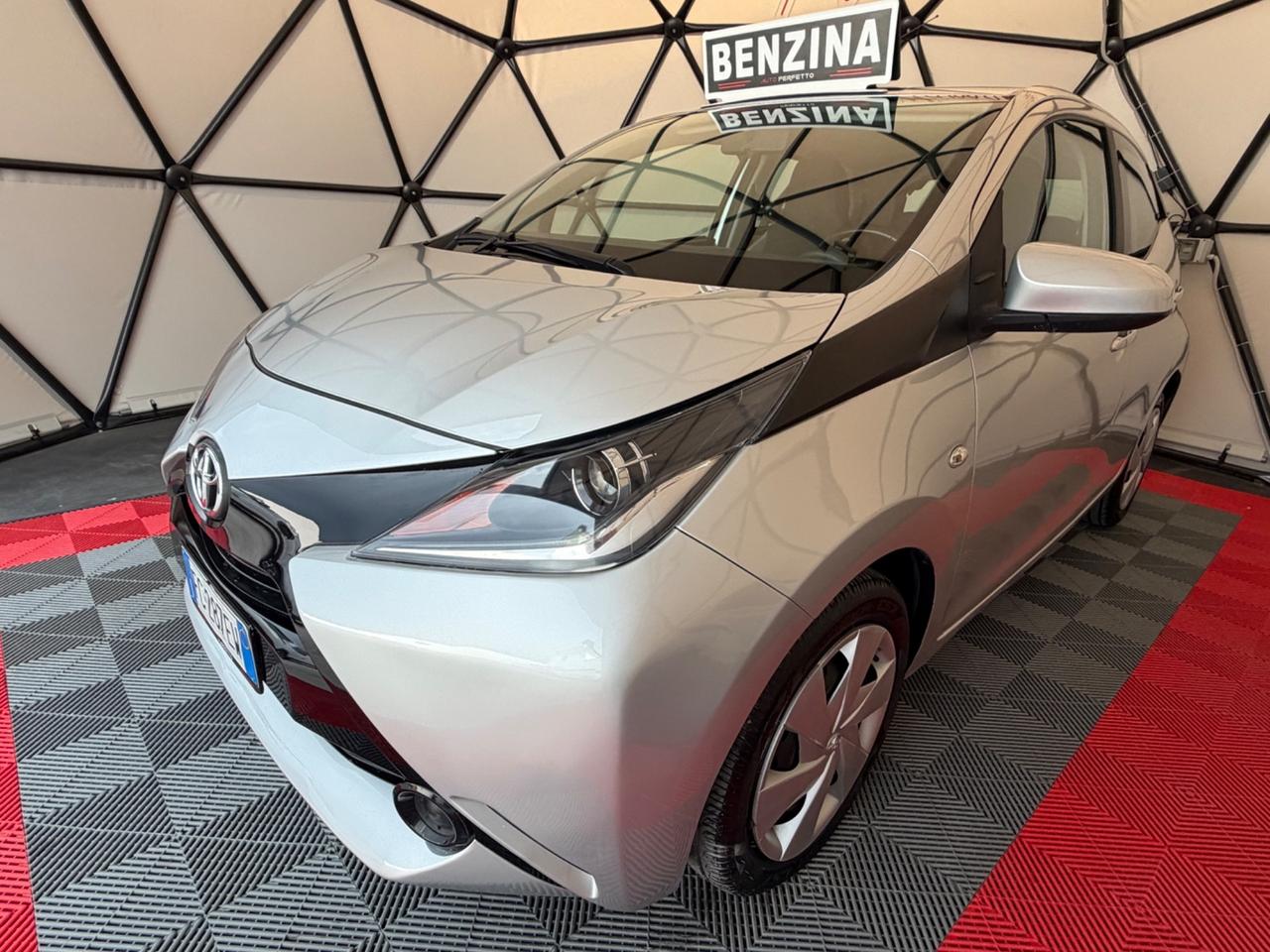 Toyota Aygo 1.0 VVT-i 69 CV 5 porte x-wave