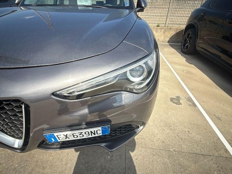 Alfa Romeo Stelvio 2017 2.2 t Business Q4 210cv auto my19