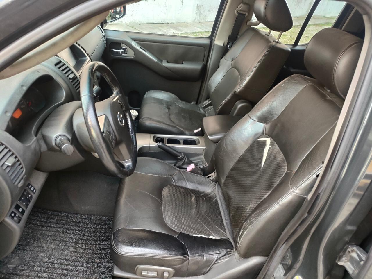 Nissan Navara 2.5 dCi 4p Double Cab LE