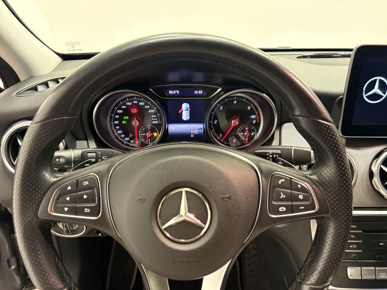 Mercedes-Benz GLA 200 D 4MATIC AUTO SPORT