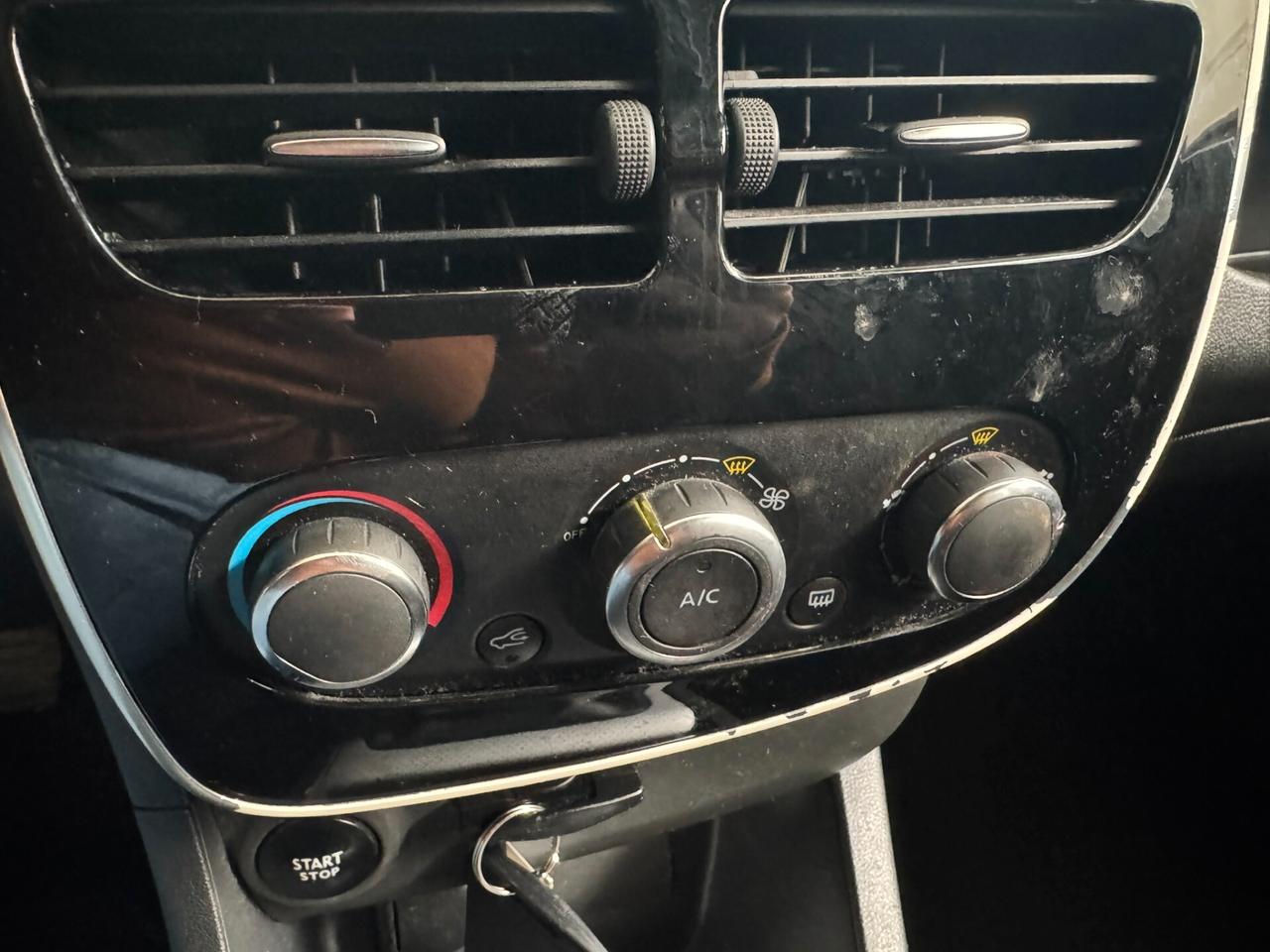 Renault Clio 4/IV - 1.5 dCi 8V 75CV Diesel Euro 6 - Start&Stop 5 porte Energy Life