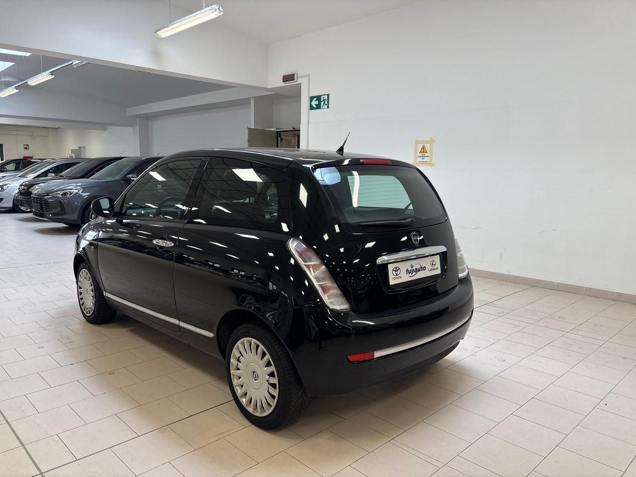 Lancia Ypsilon 1.2 8v New Oro 69cv