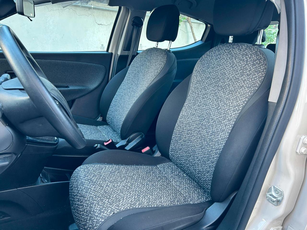 Lancia New Ypsilon 1.0 Hybrid - 2022 Incidentata