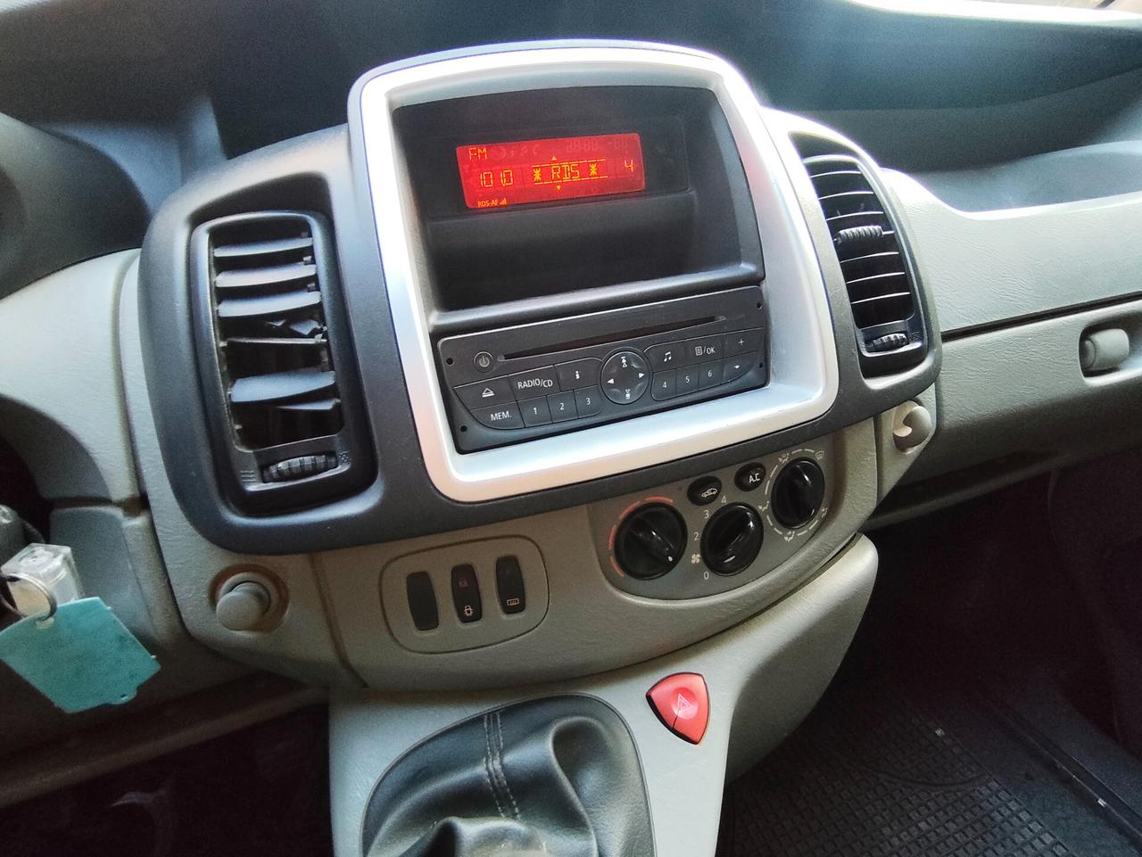 Renault Trafic T27 2.0 dCi/115 PC-TN Passenger 9 Posti