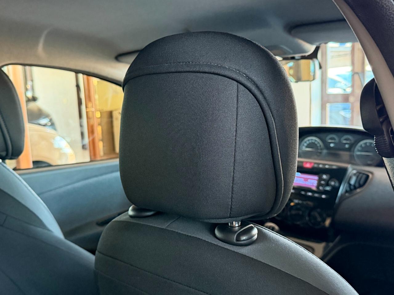 Lancia Ypsilon 1.2 69 cv. ELEFANTINO BLU