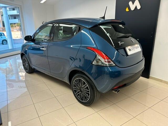 Lancia Ypsilon 1.0 FireFly 5 porte S&S Hybryd Gold