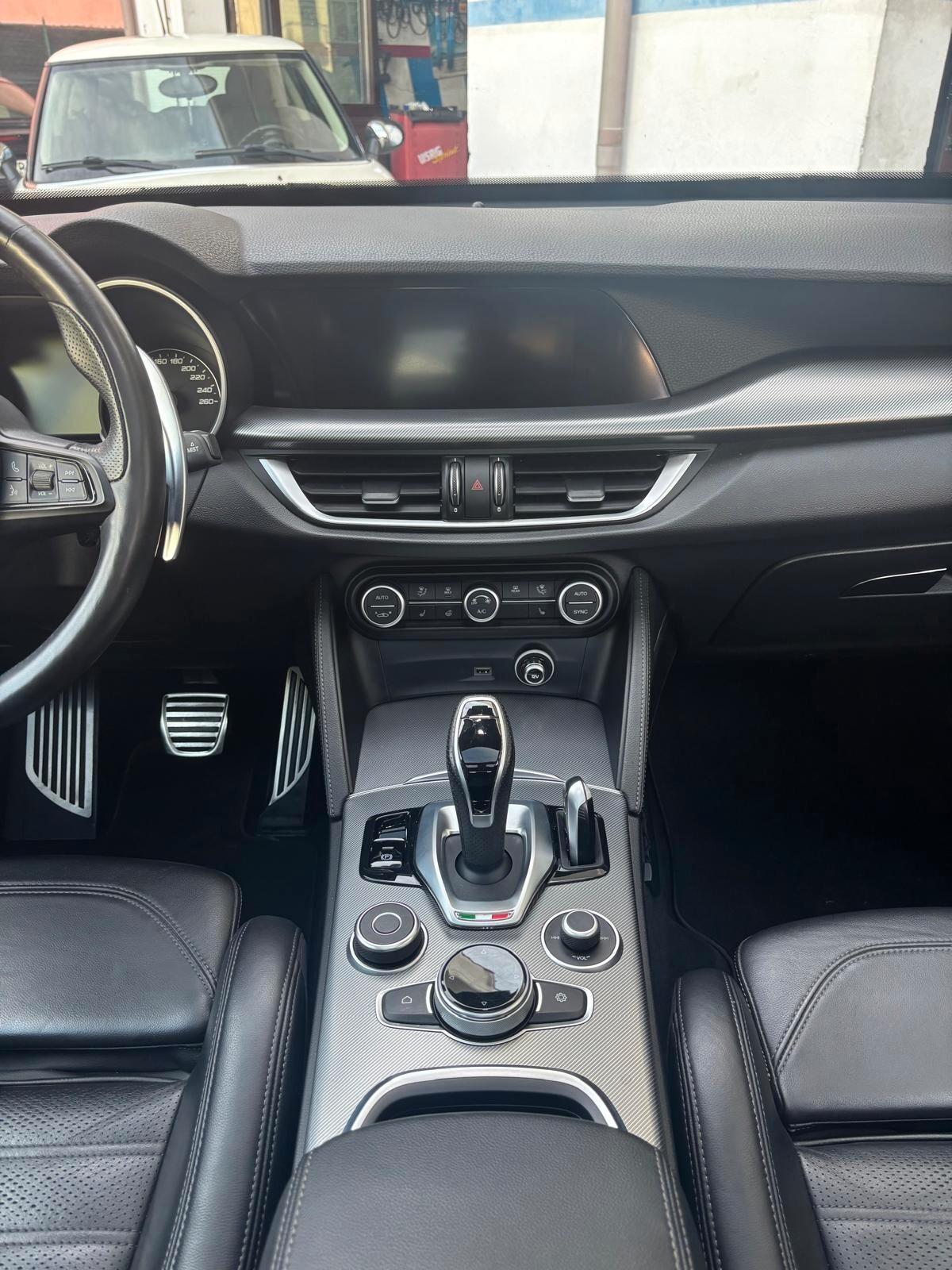 Alfa Romeo Stelvio 2.2 Turbodiesel 210 CV AT8 Q4 Veloce