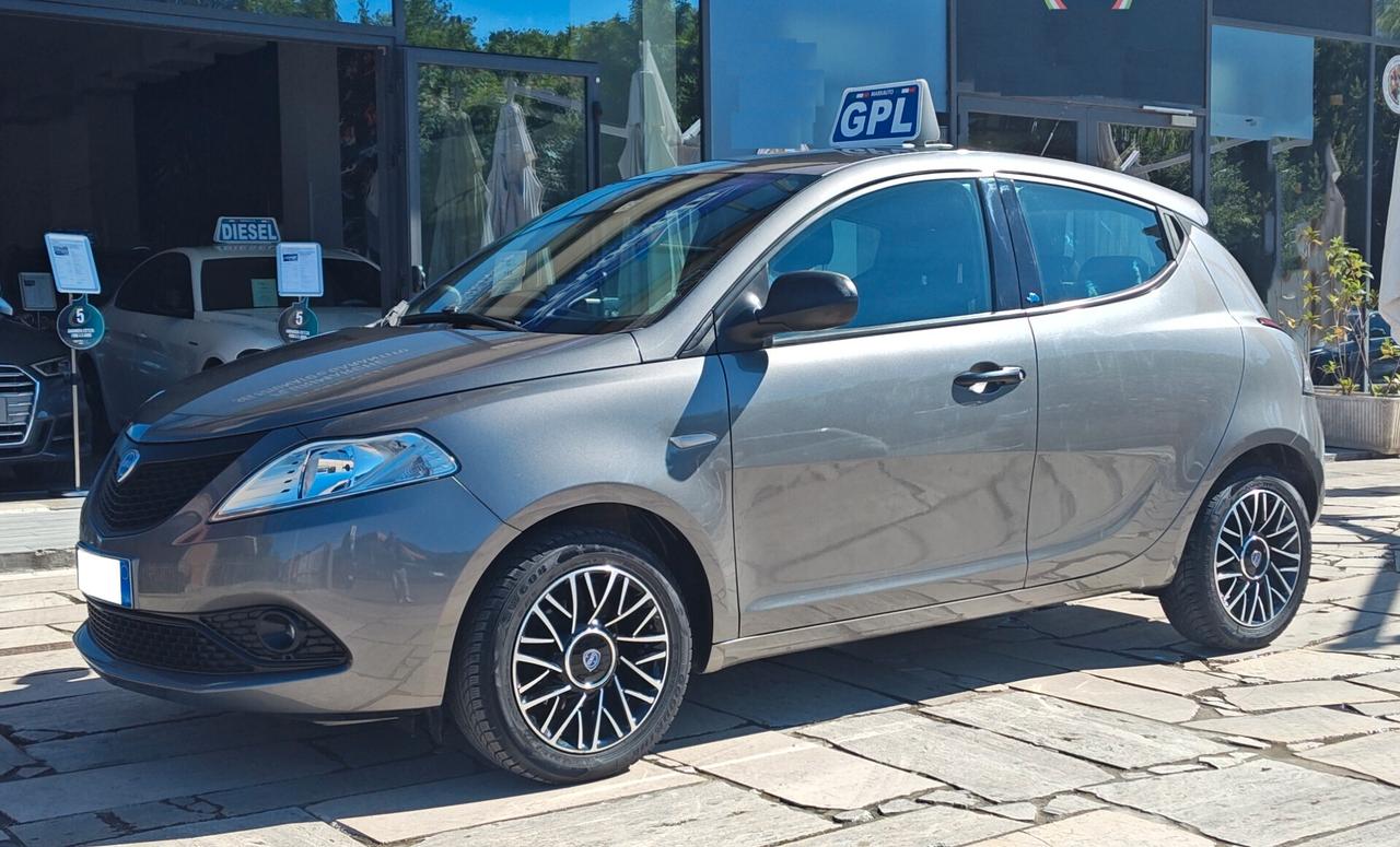 LANCIA YPSILON 1.2 69 CV 5P. GPL ECOCHIC ELEFANTINO BLU