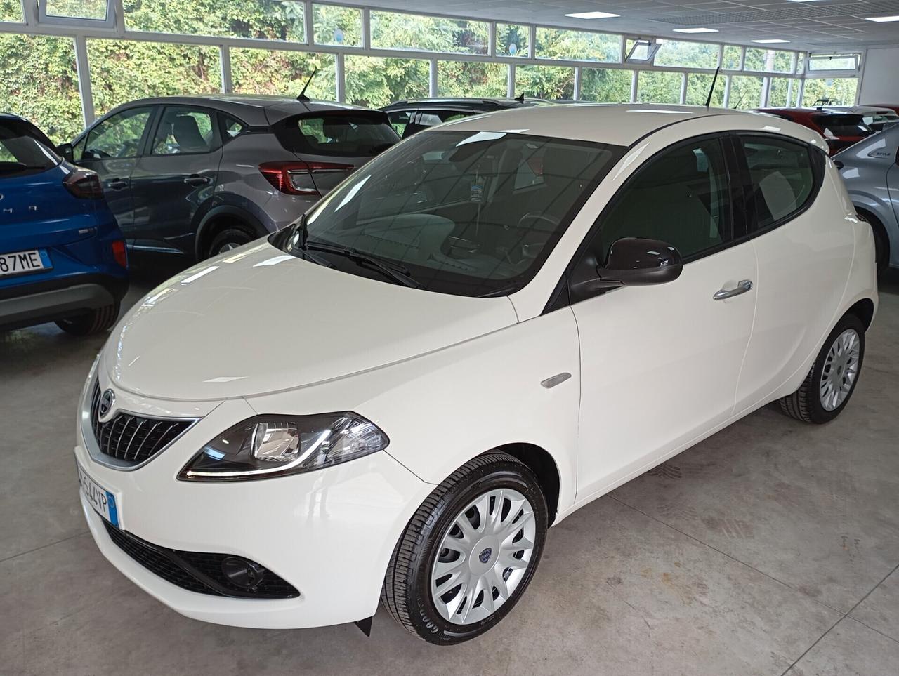 Lancia Ypsilon 5P 1.0 FireFly Hybrid Gold