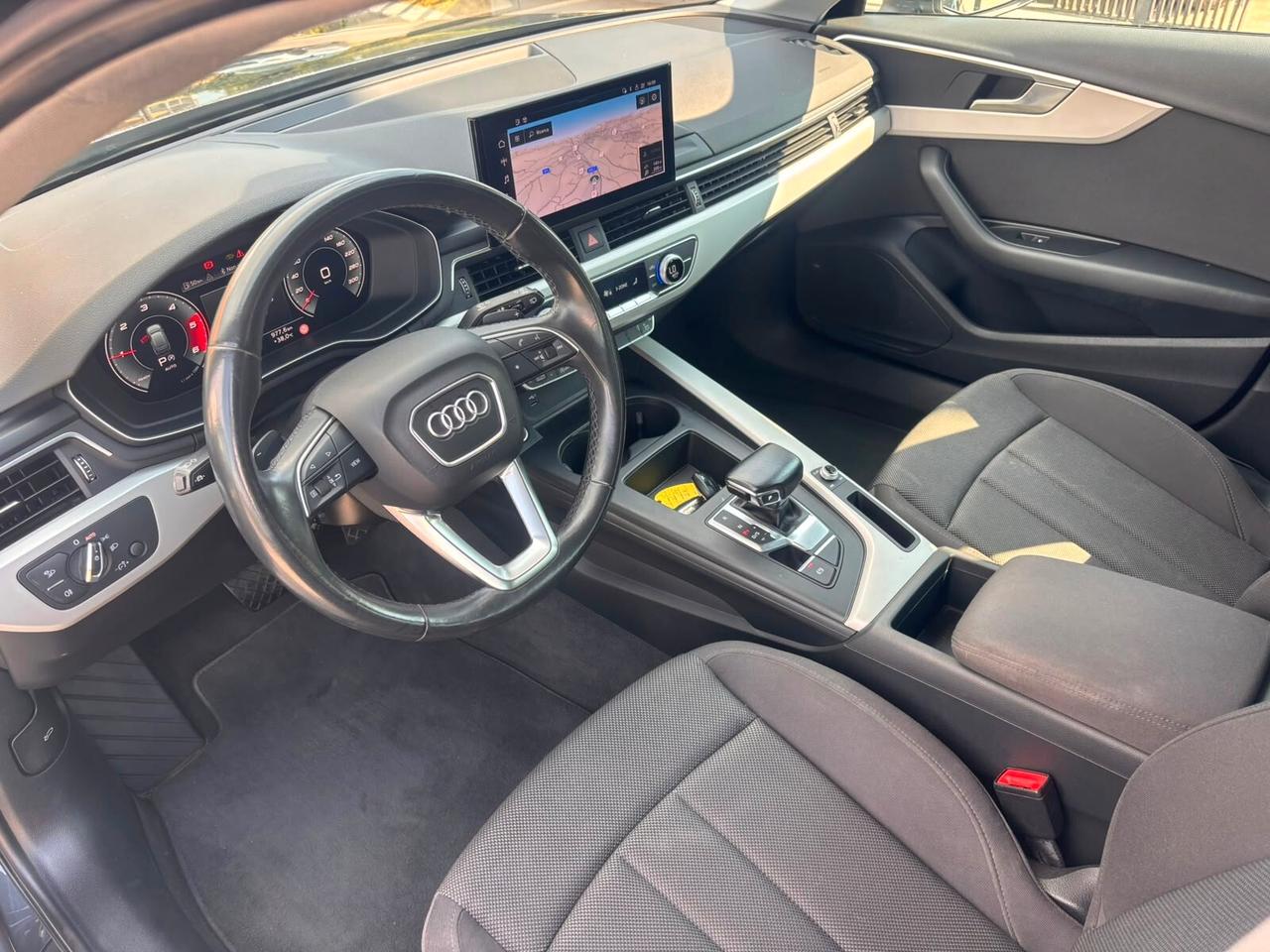 Audi A4 Avant 30 TDI/136 CV S tronic Business Advanced