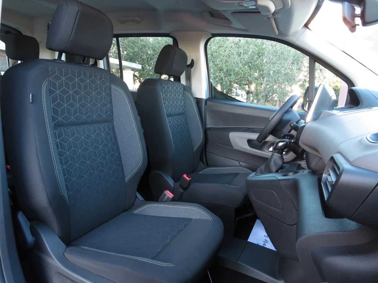 Peugeot Rifter 1.5bluehdi Active 100cv. adas/android-applecar