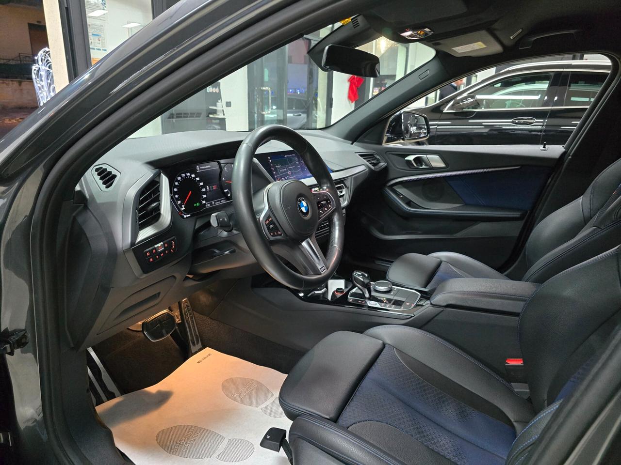 Bmw 118 118d 5p. Msport