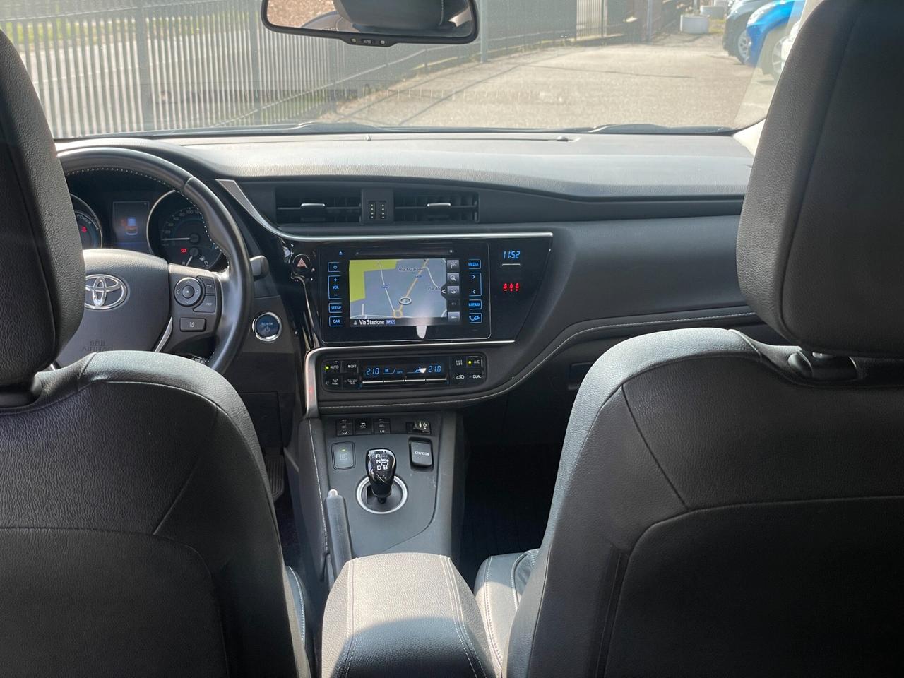 Toyota Auris Touring Sports 1.8 Hybrid Lounge