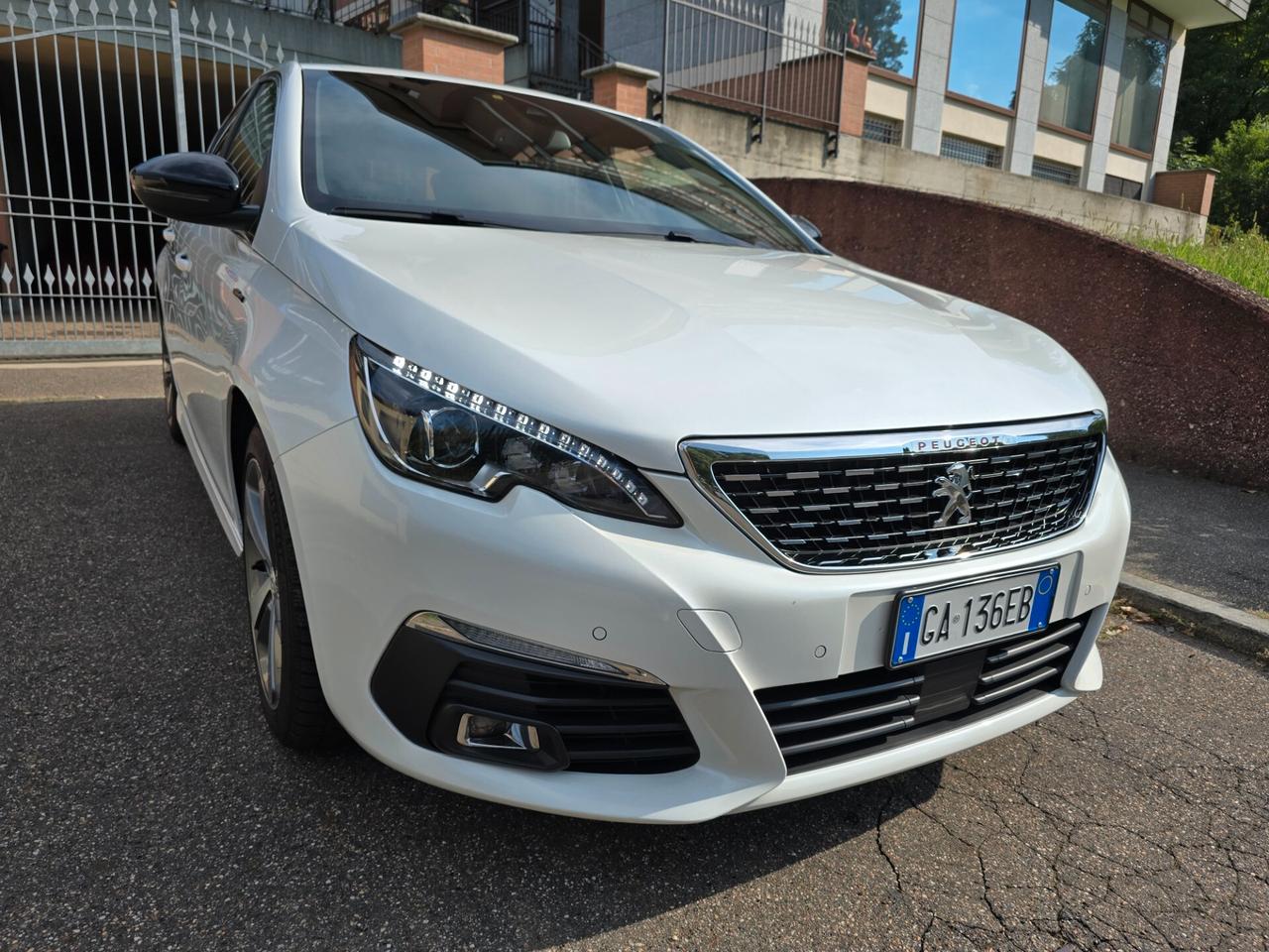 Peugeot 308 BlueHDi 130 GT Line Automatica