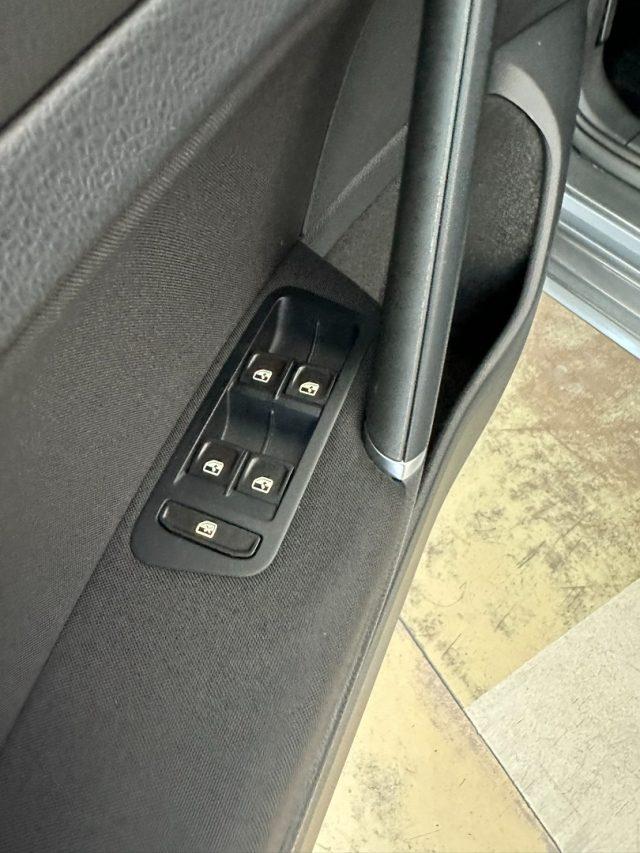 VOLKSWAGEN Golf 1.6 TDI 115 CV 5p. Business DSG - Carplay