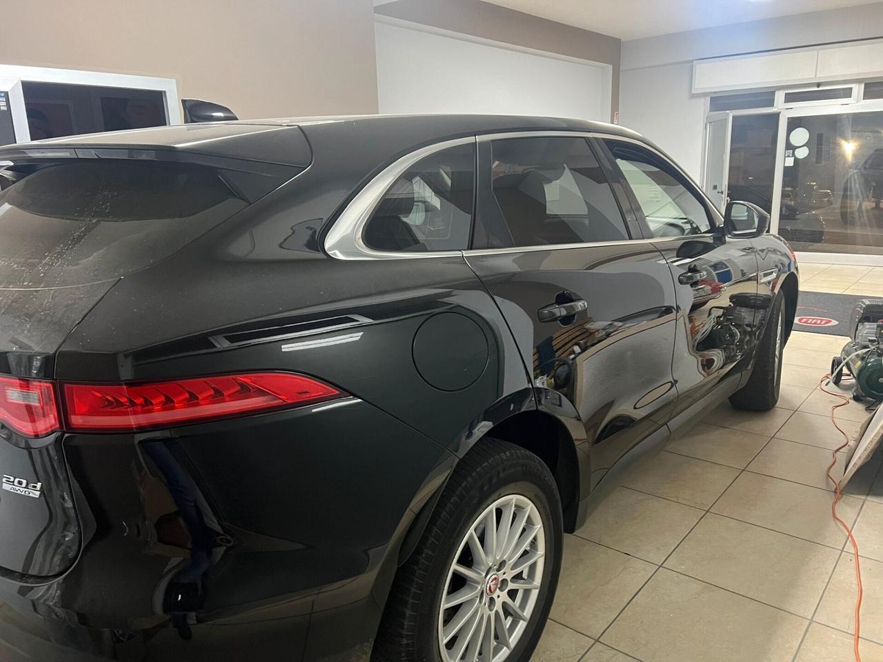 Jaguar F-Pace 2.0 D 180 CV AWD Prestige