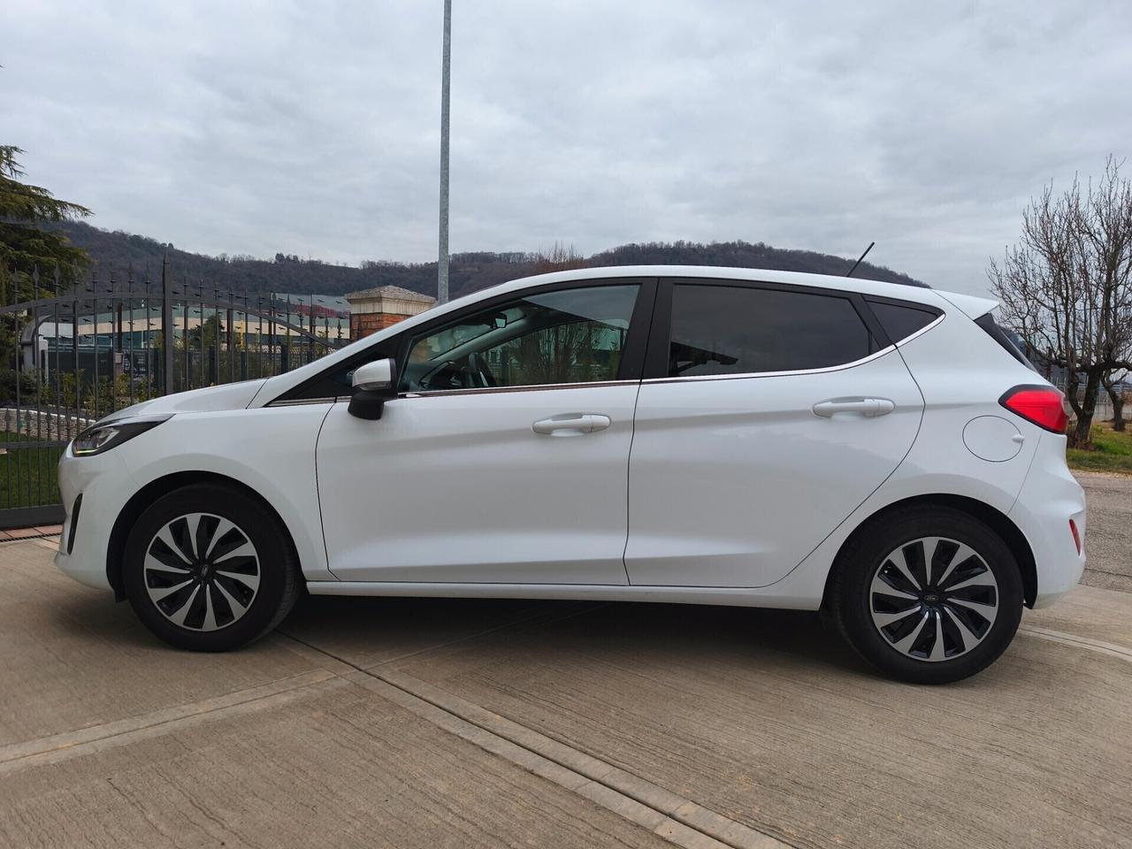 Ford Fiesta 1.1 - Titanium Neopatentato -75 CV 5 porte