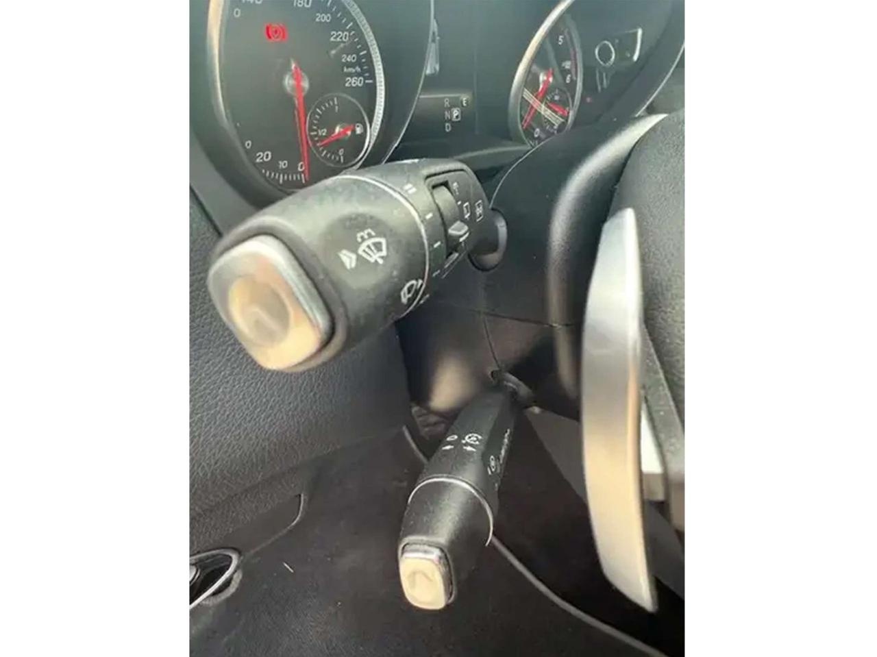 Mercedes-Benz GLA 220 GLA 220 d Premium edition1 4matic auto \\ 1 prop