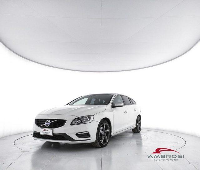 VOLVO V60 D3 Geartronic R-Design Momentum - PER OPERATORI DE