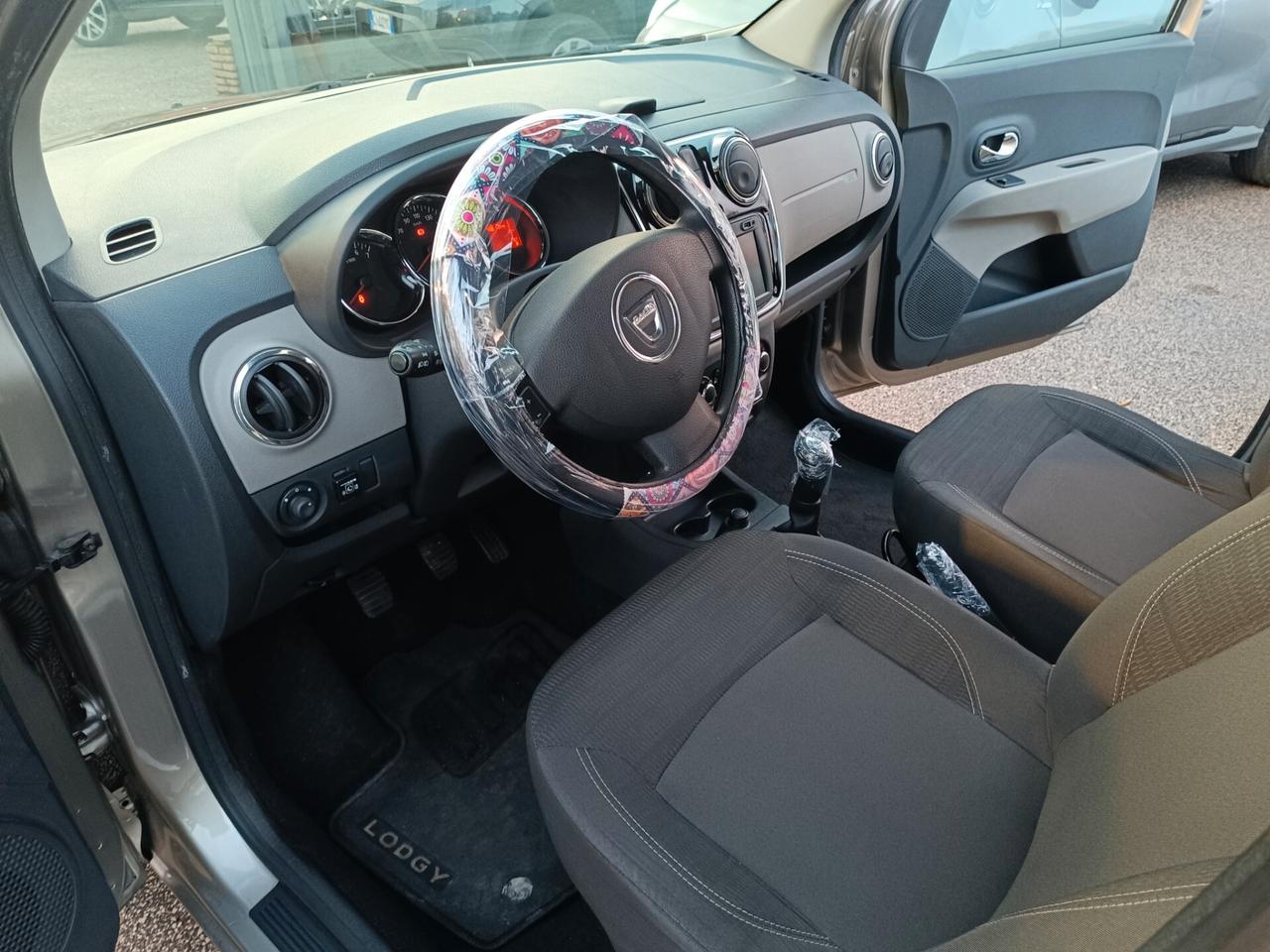 Dacia Lodgy 1.6 8V 85CV 5 posti Lauréate