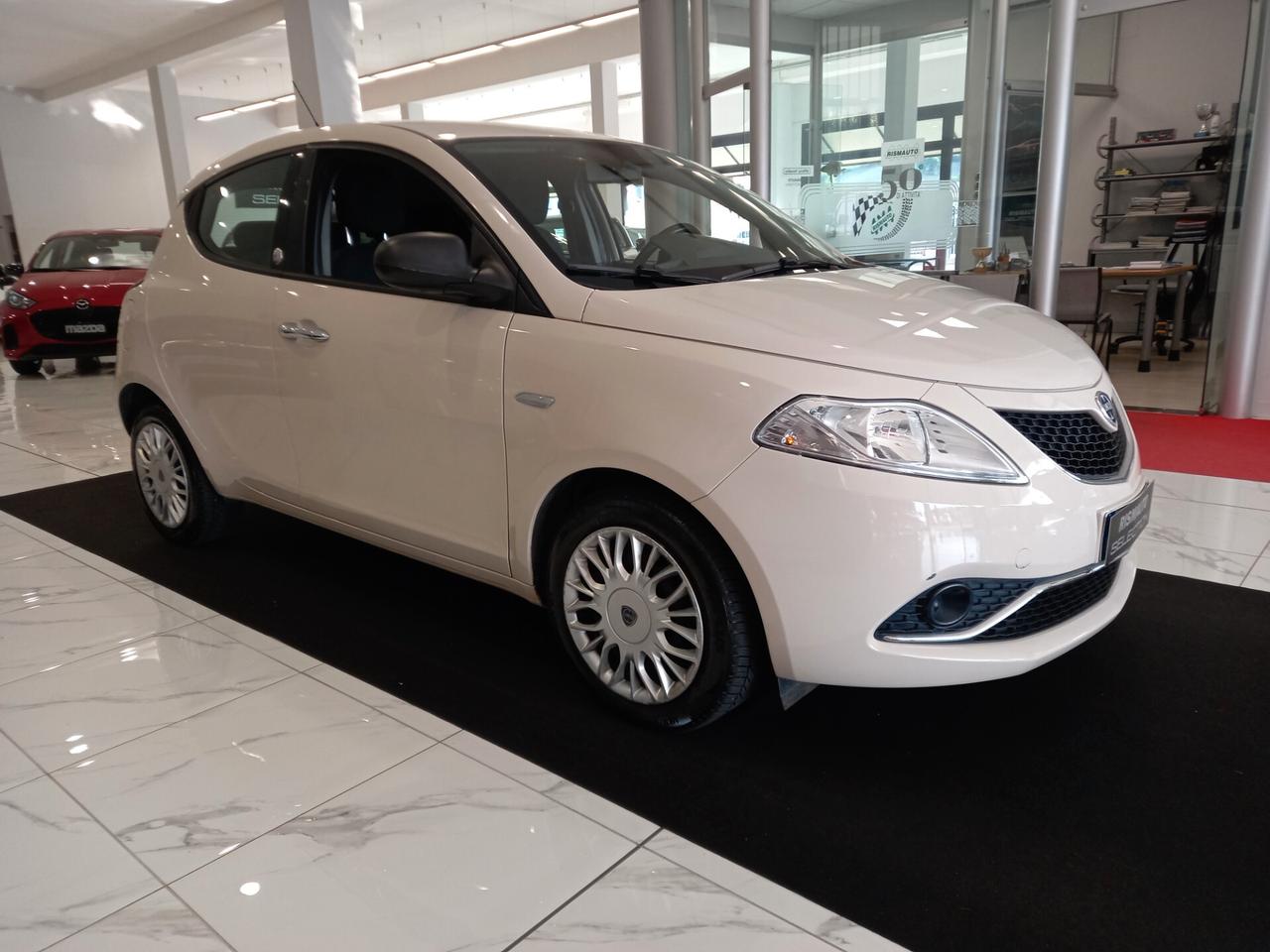 Lancia Ypsilon 1.2 69 CV 5 porte GPL Ecochic Platinum