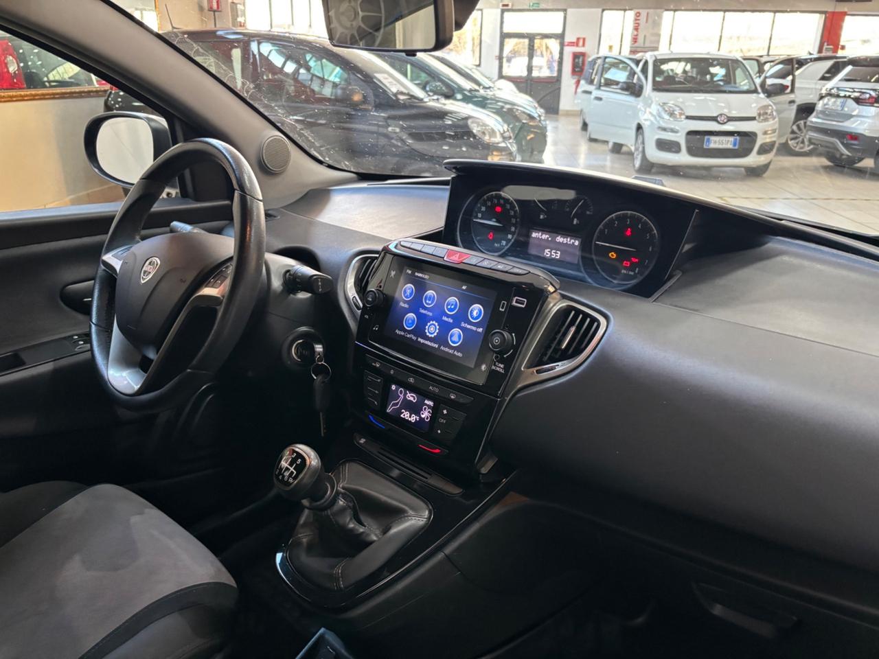 Lancia Ypsilon 1.0 FireFly 5 porte S&S Hybrid Ecochic Gold