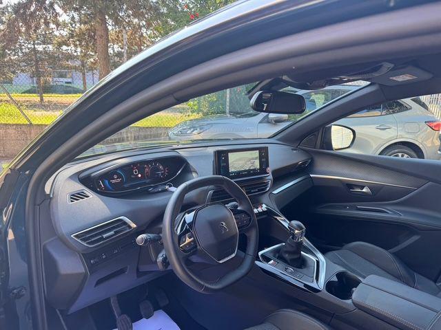 PEUGEOT 3008 PureTech Turbo 130CV Allure Pack KM. 23.200