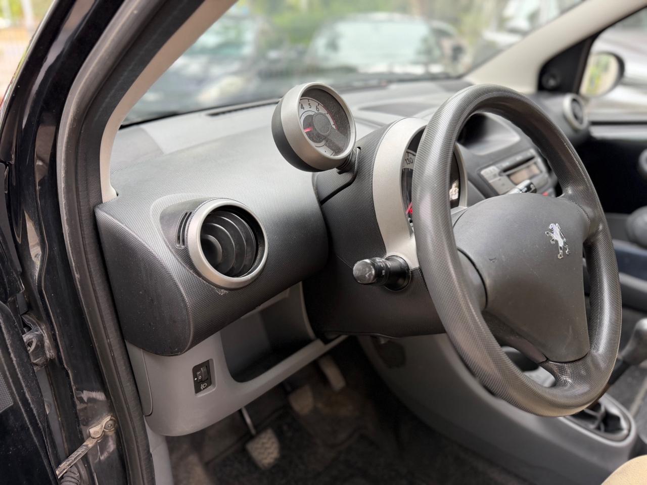 Peugeot 107 1.0 68CV 3p. Plaisir