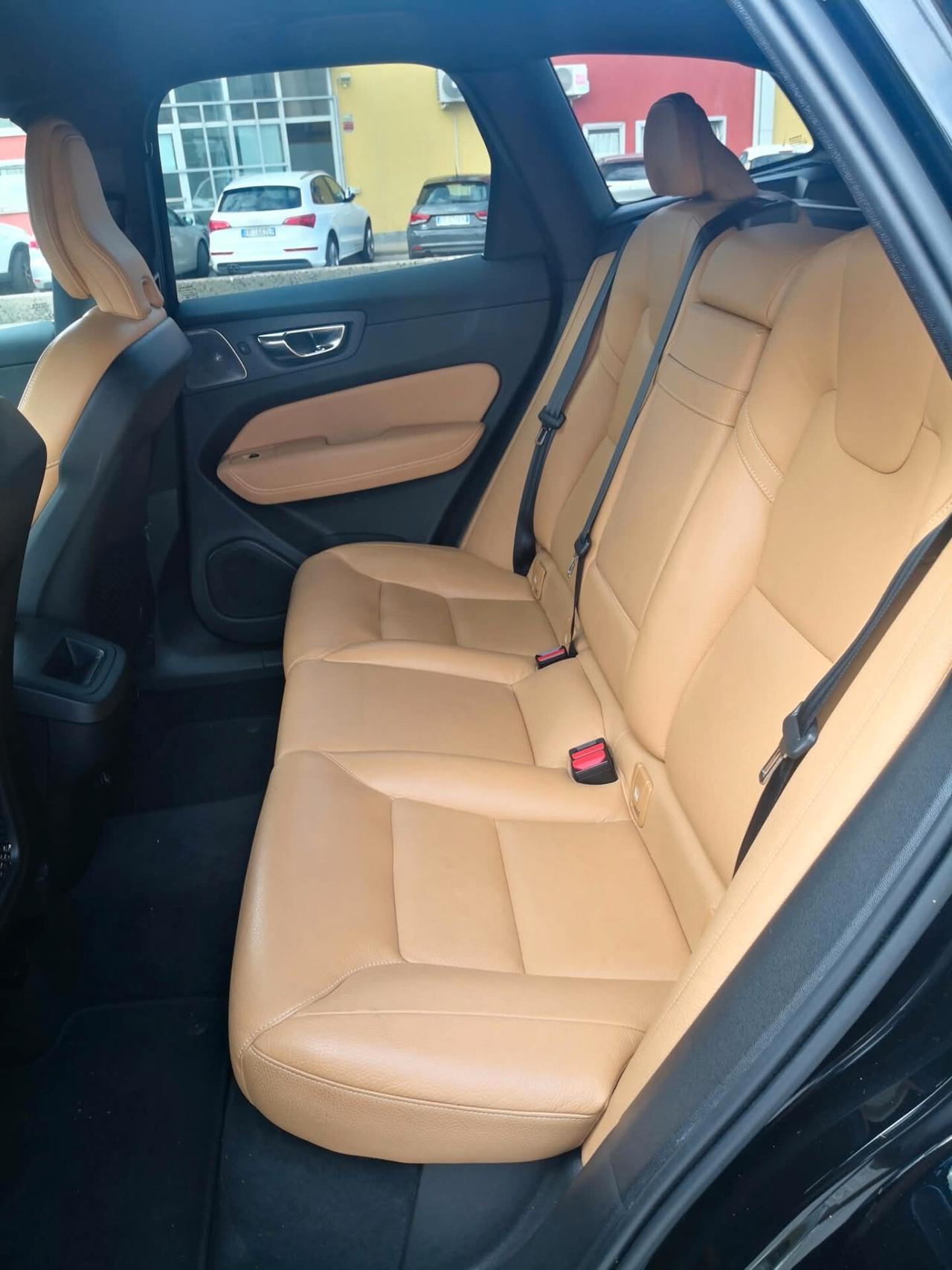 Volvo XC60 B4 (d) AWD Geartronic Inscription