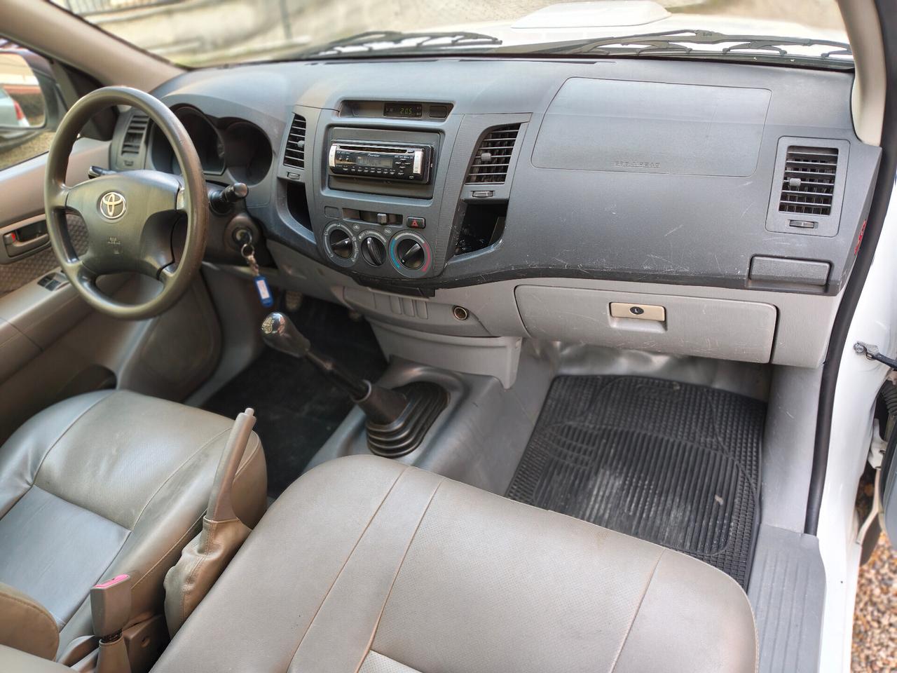 Toyota Hilux 2.5 D-4D 2WD 2p. Ribaltabile