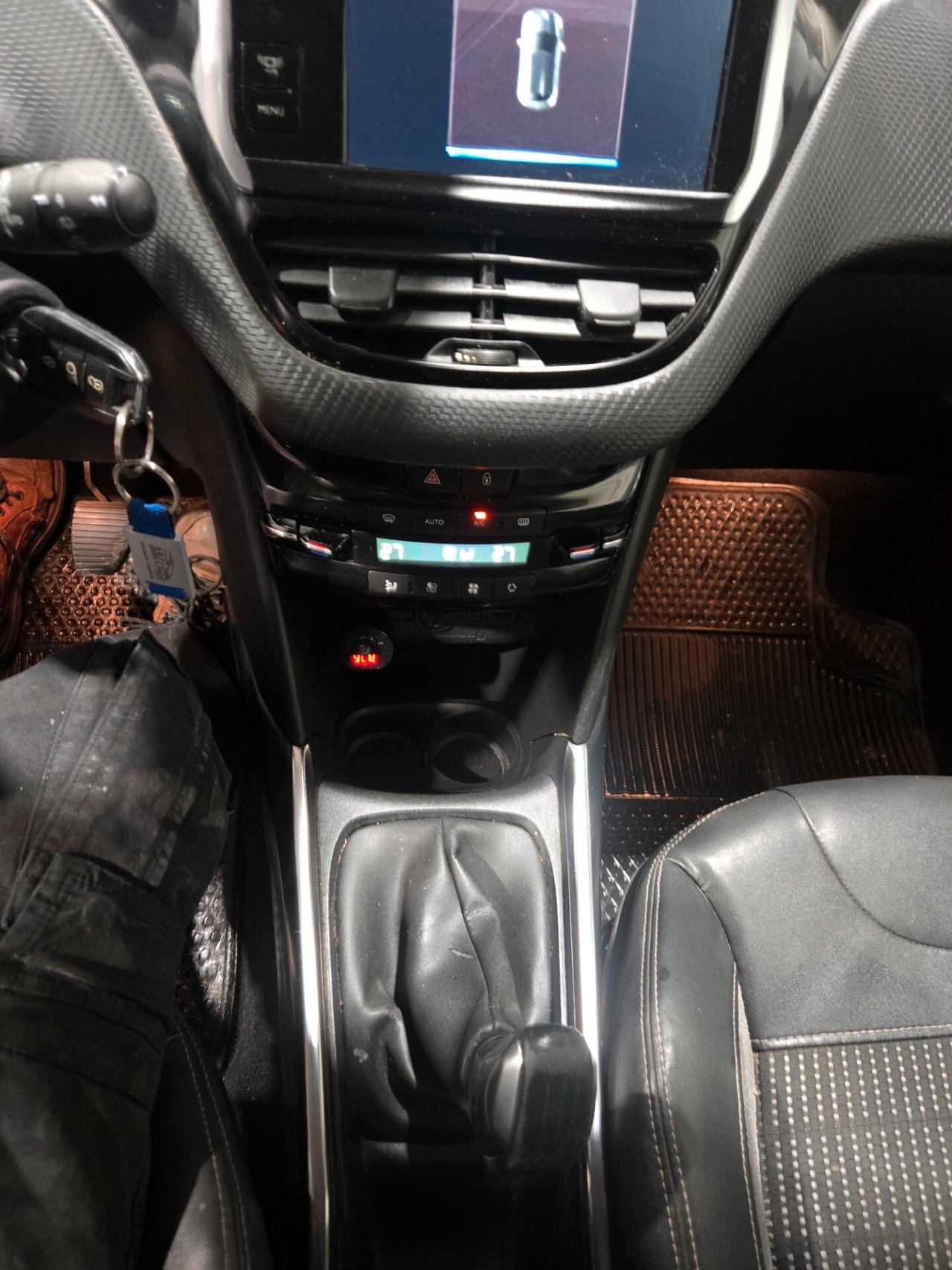 Peugeot 2008 PureTech 82 Access MOTORE NUOVO . 0 KM CON FATT,E GARANZIA 12 MESI