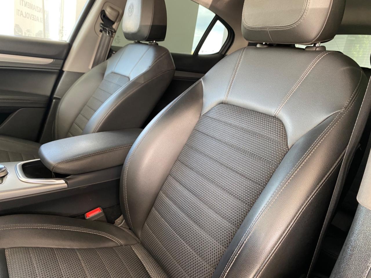 Alfa Romeo Stelvio 2.2TurboD Q4 SPRINT R20/BLACK2021
