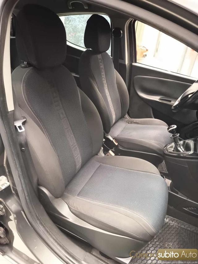 LANCIA Ypsilon 1.2 69 CV 5 porte Gold