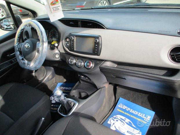 Toyota Yaris 1.0 BENZINA LOUNGE