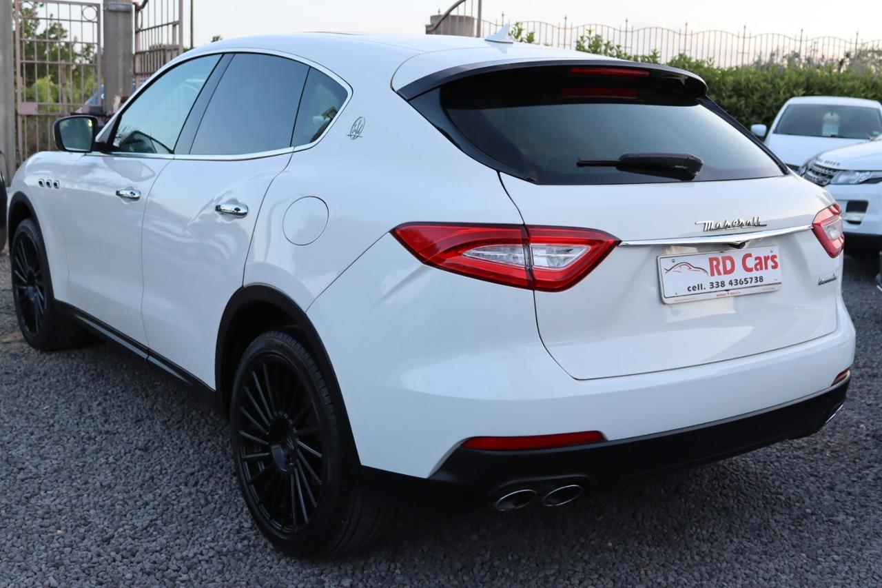 Maserati Levante V6 Diesel 275 CV AWD TETTUCCIO APRIBILE