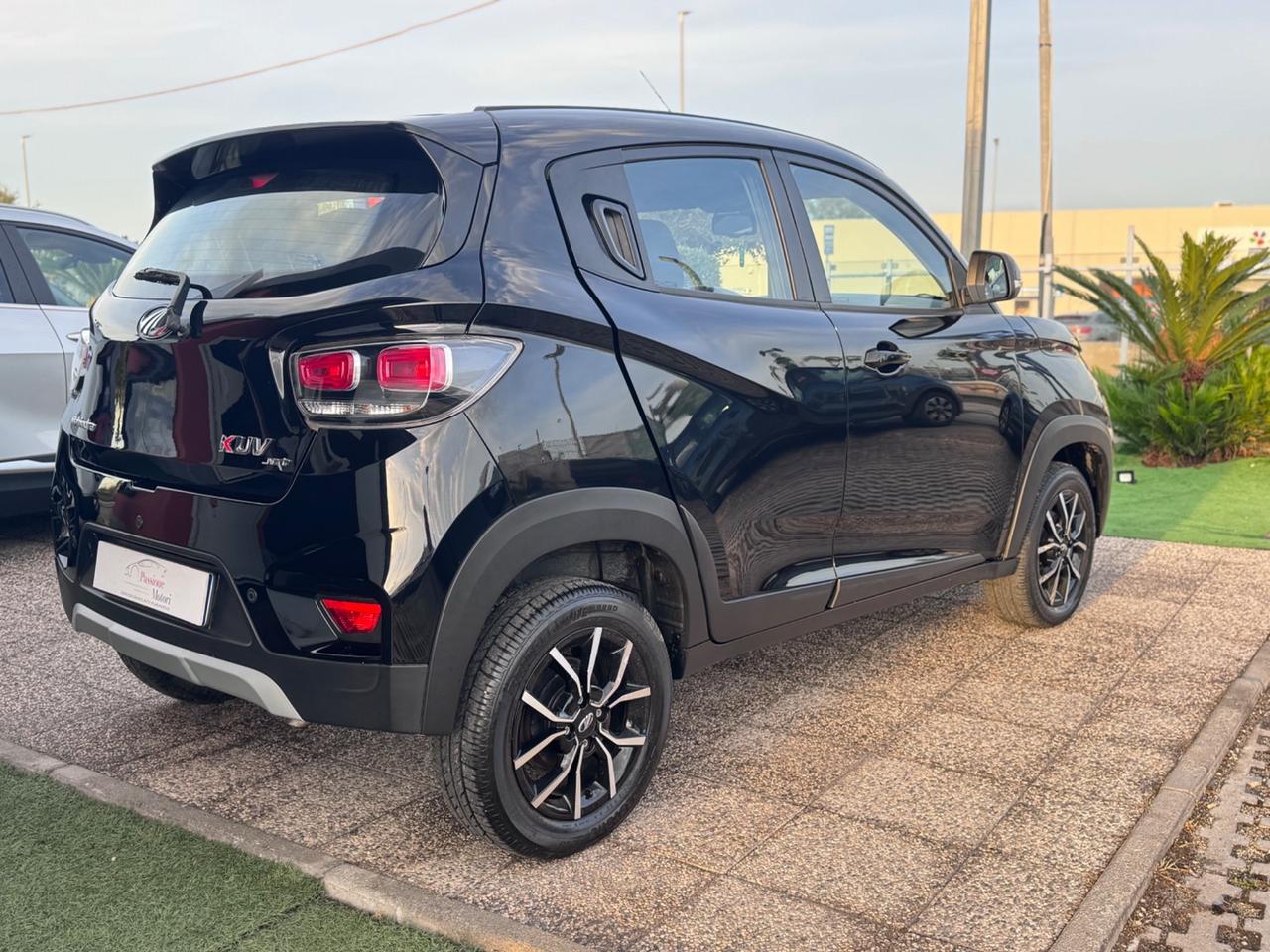 Mahindra KUV100 1.2 VVT K8
