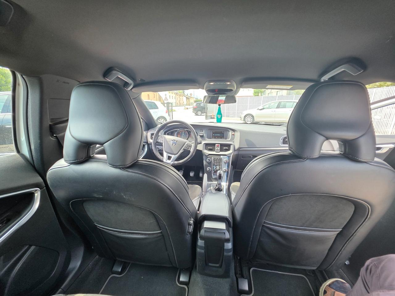 Volvo V40 D2 1.6 R-design Kinetic