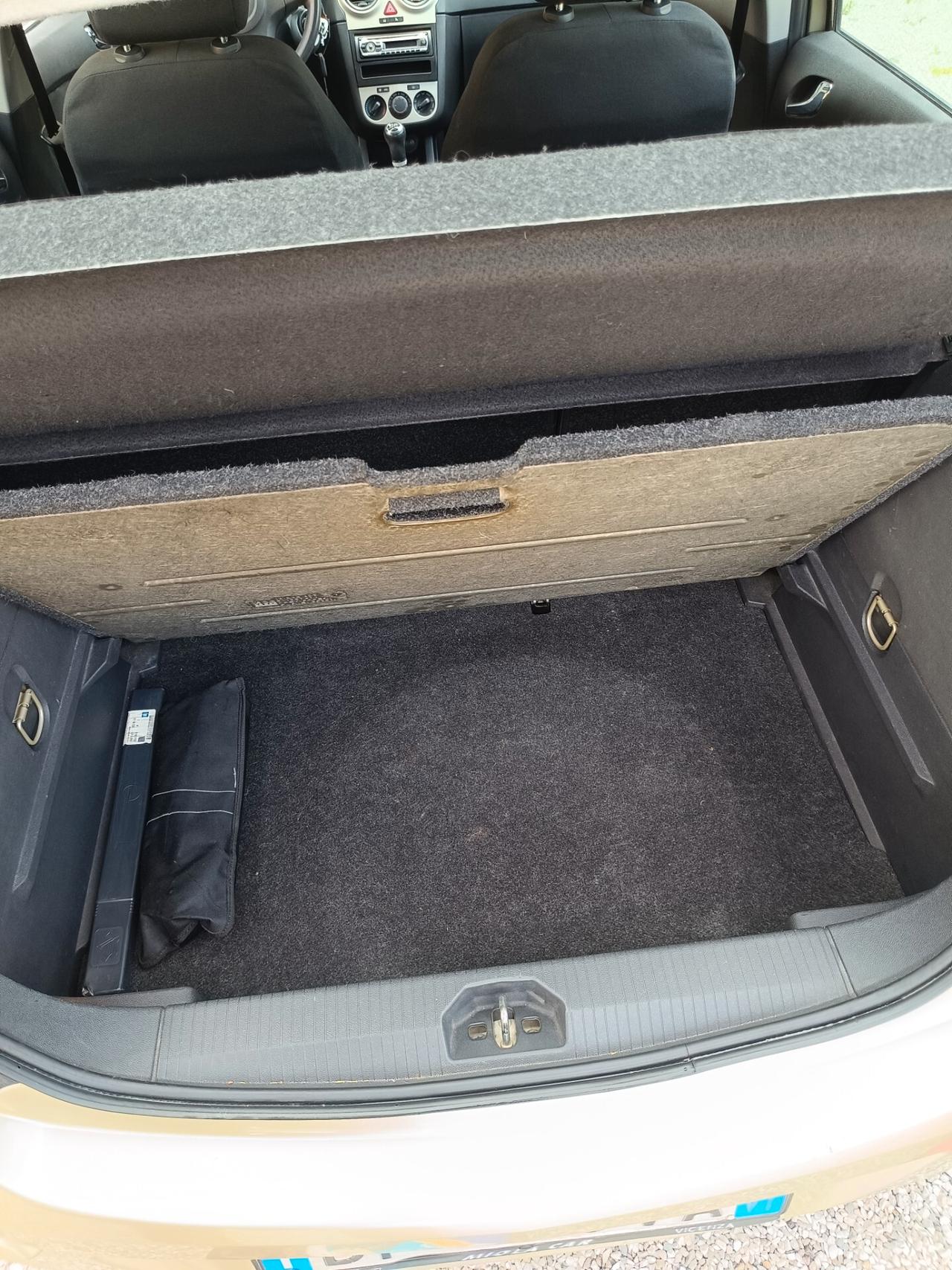 Opel Corsa 1.2 5 porte Cosmo