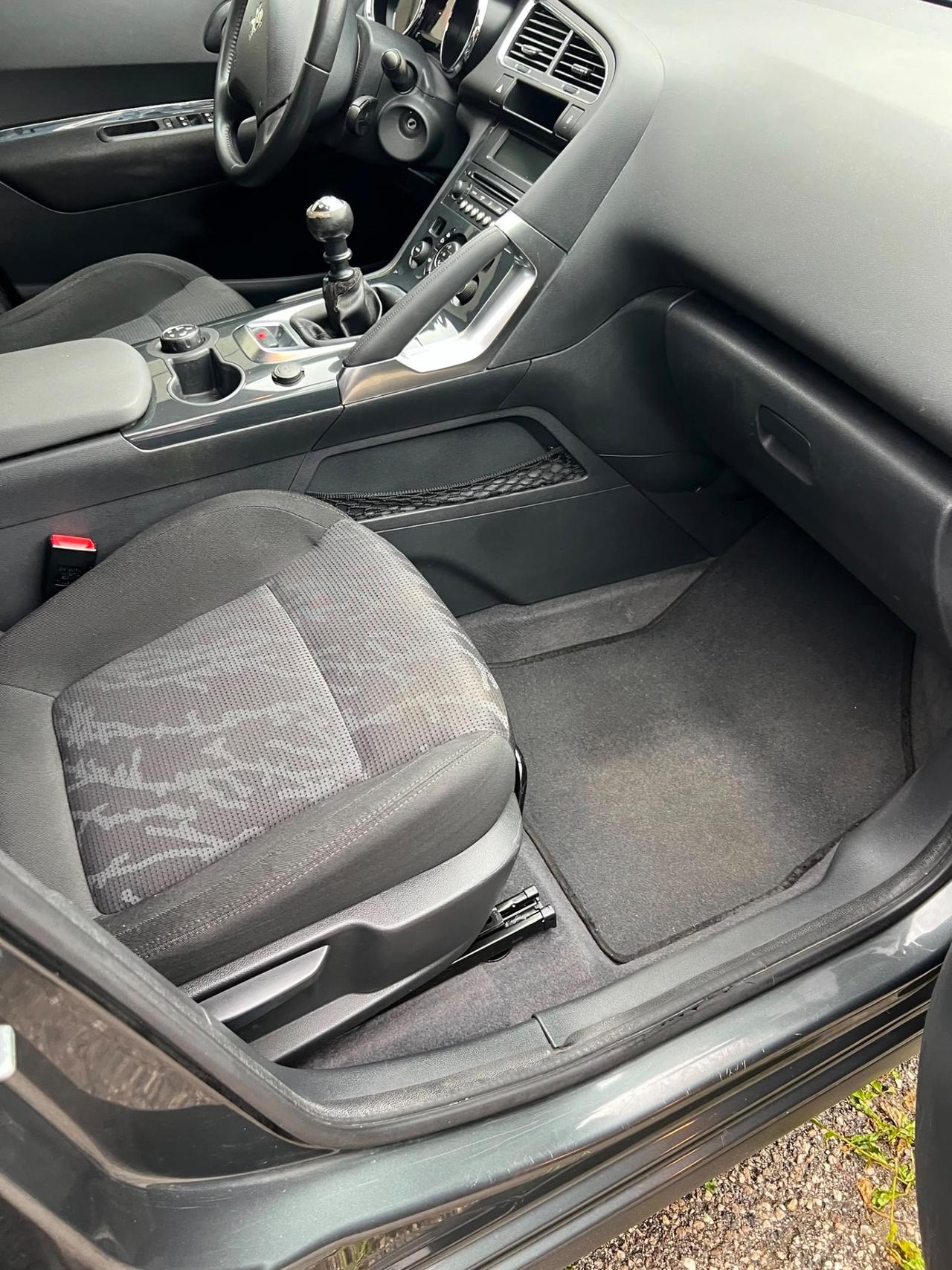 Peugeot 3008 1.6 HDi 110CV Business