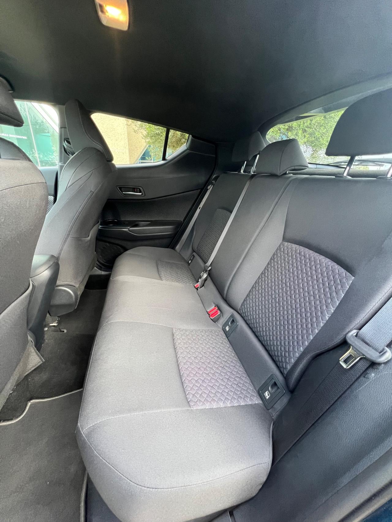 Toyota C-HR 1.8 Hybrid E-CVT Trend