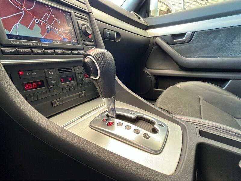 Audi A4 Cabrio 2.0 tdi *AUTOMATICA*