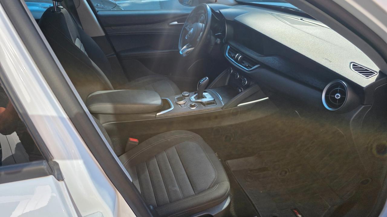 Alfa Romeo Stelvio 2.2 Turbodiesel 160 CV AT8 RWD Business