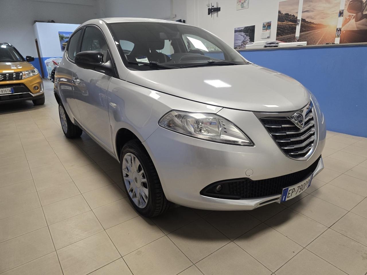 Lancia Ypsilon 0.9 TwinAir 85 CV 5 porte Metano Ecochic Gold